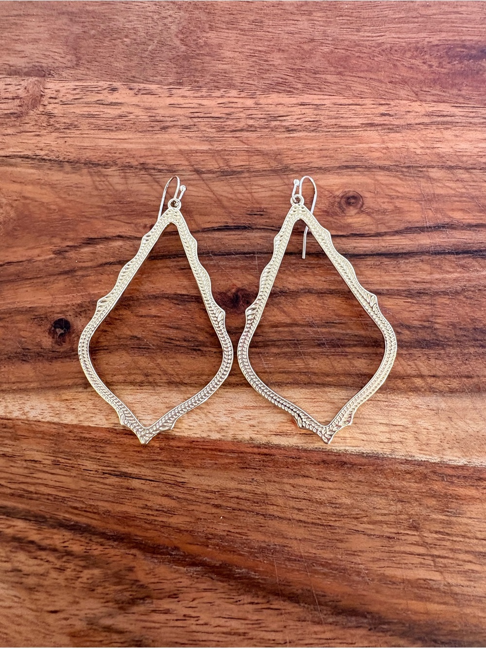 Kendra Scott Sophee Drop Earrings Gold
